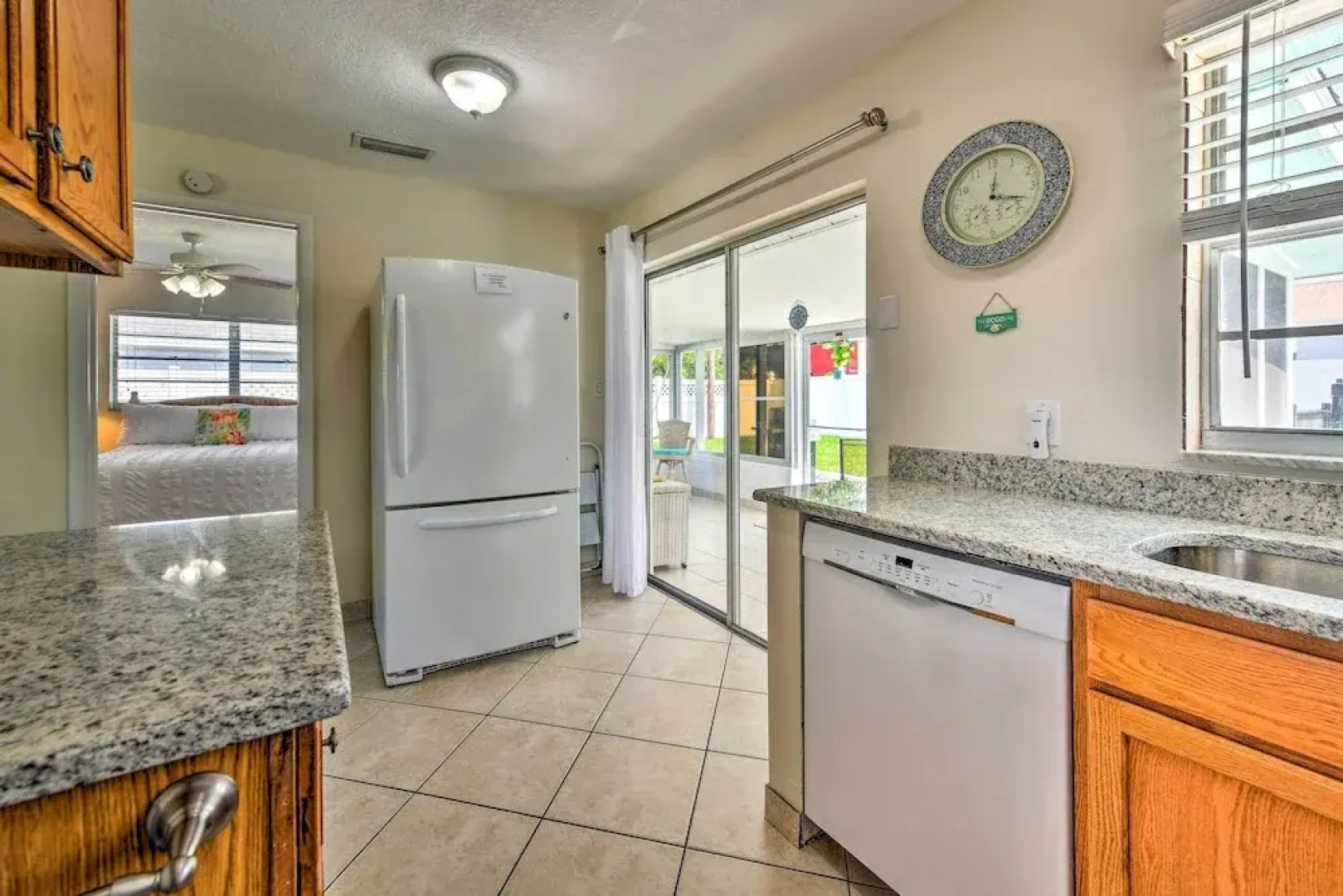 Apollo Beach Gem w/ Pool: 'the Flamingo House'