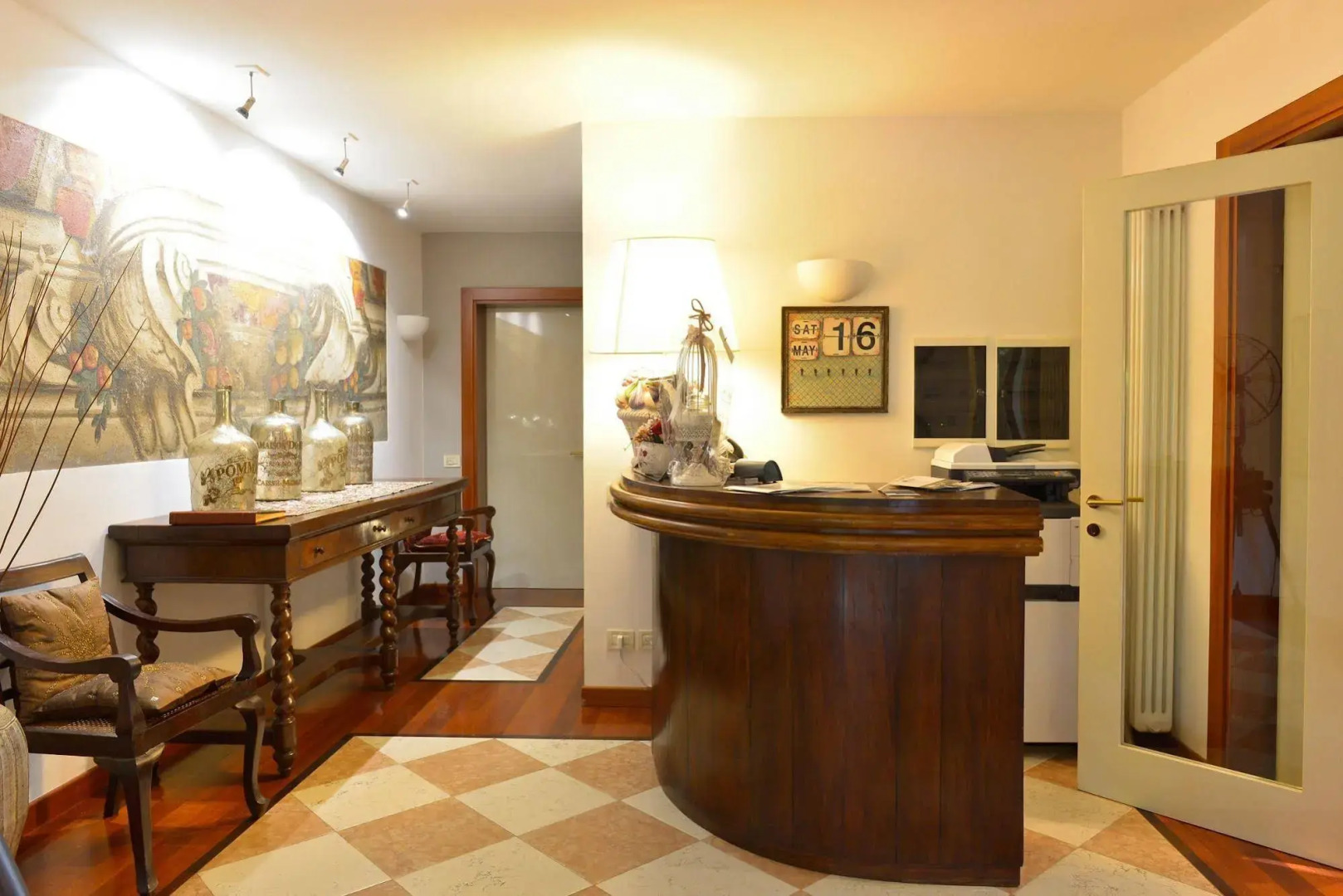 Like Home - Boutique Hotel