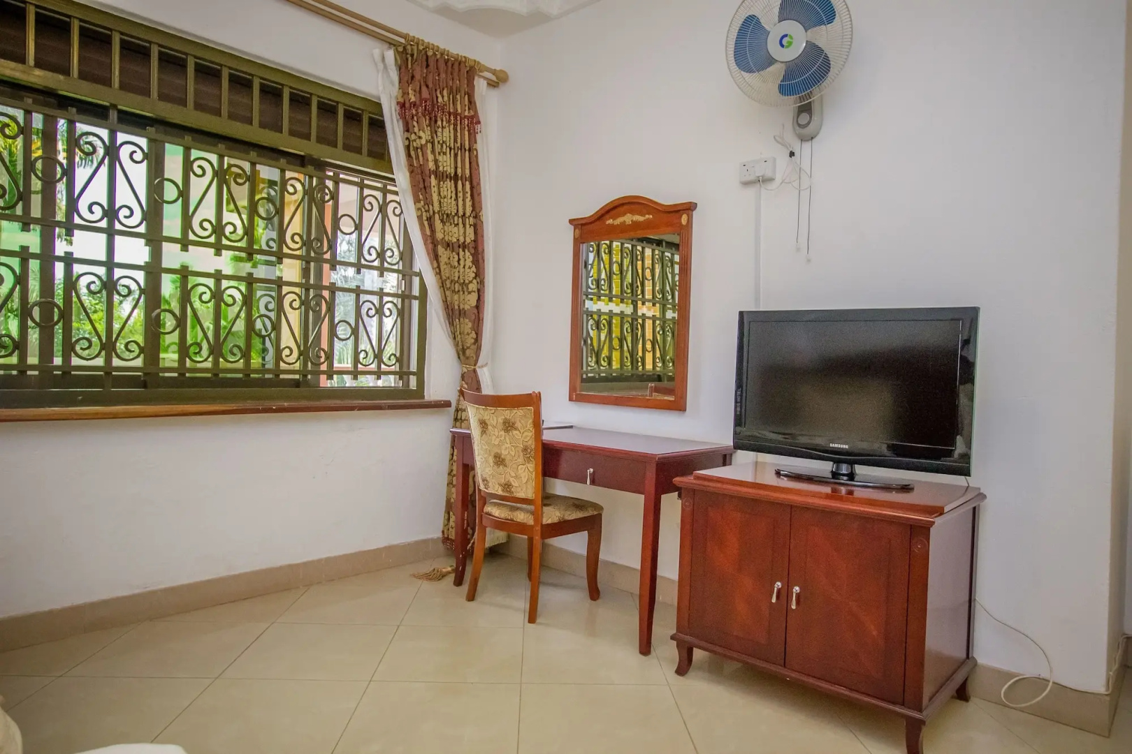 Hibis Hotel
