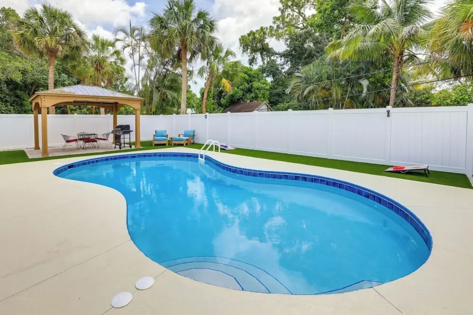 Vero Beach Vacation Rental: Pool & Putting Green!