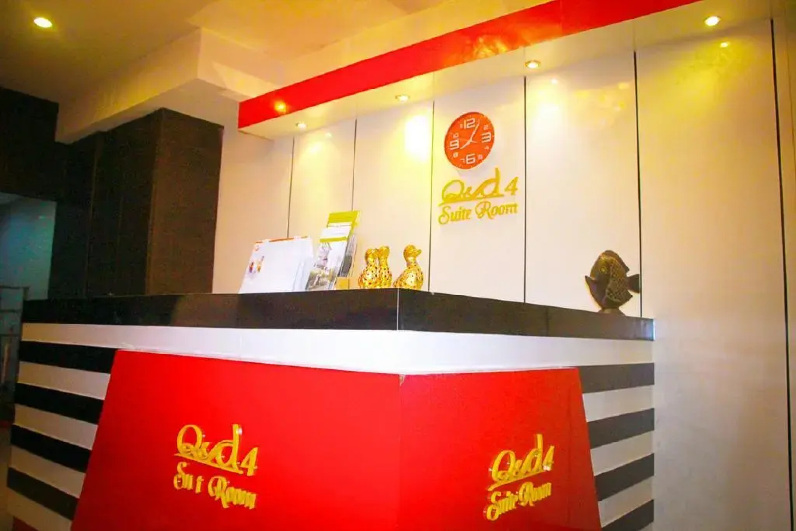 Royal Q&D Suites Hotel