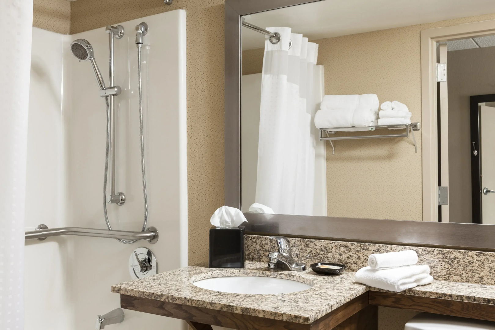 HOLIDAY INN HTL STES NORTHWEST by IHG