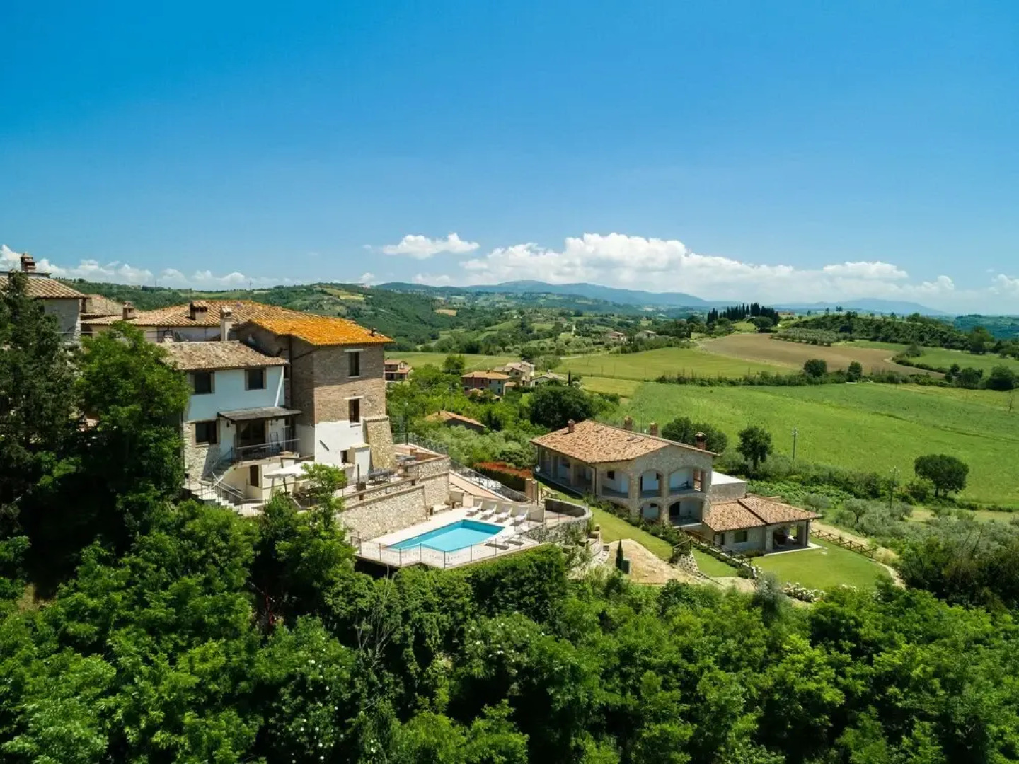 Premium Mansion in Umbria With a Pool