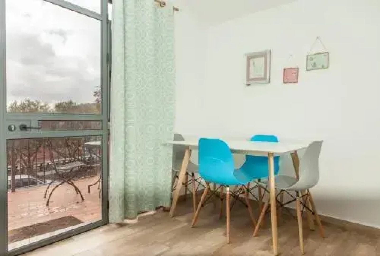 Meet In The Yard With Aliza Ron - Guest Suites
