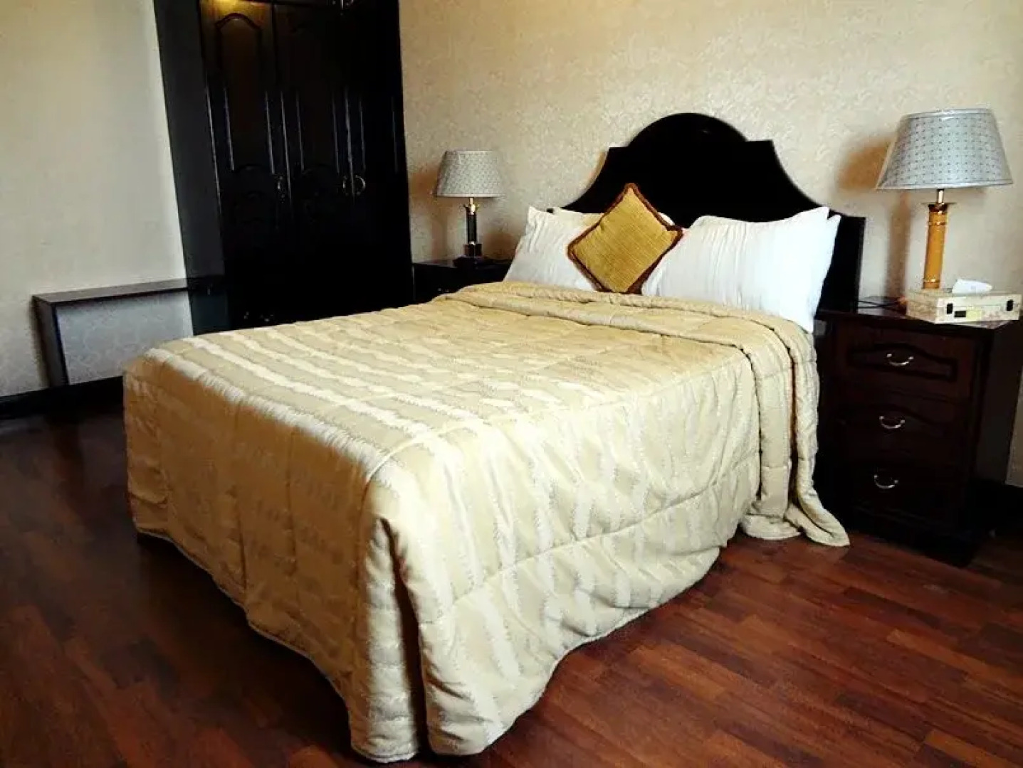 Riviera Palace Deluxe Suites