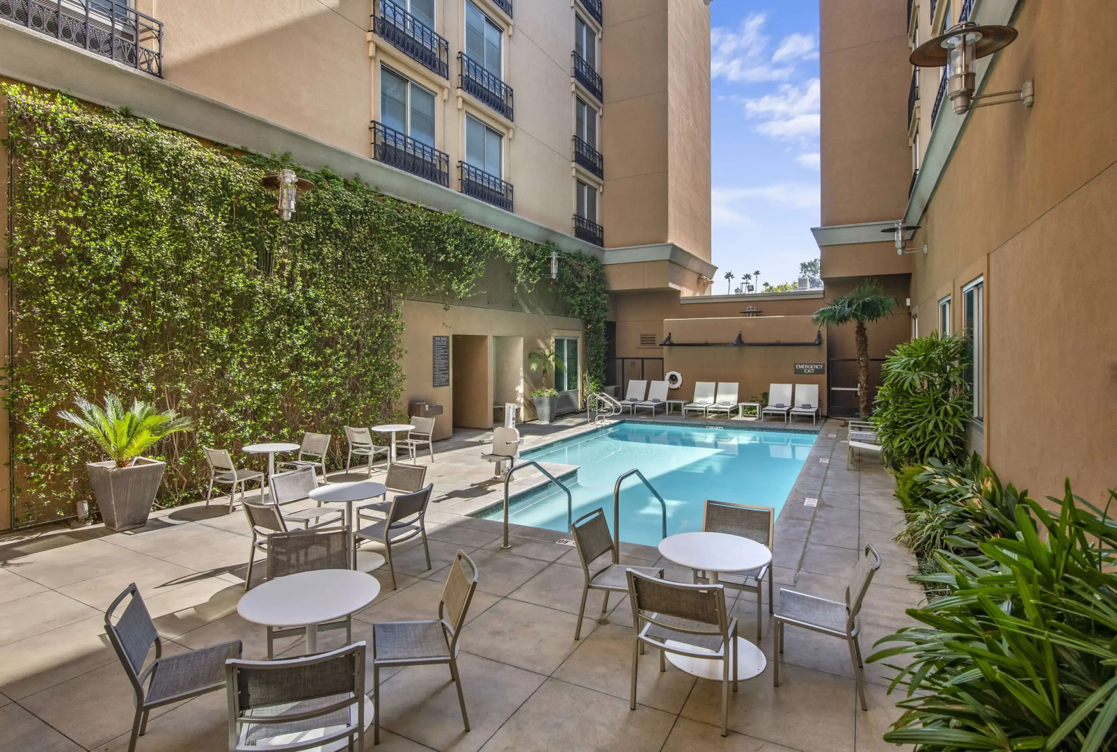 Hyatt Place Riverside Downtown
