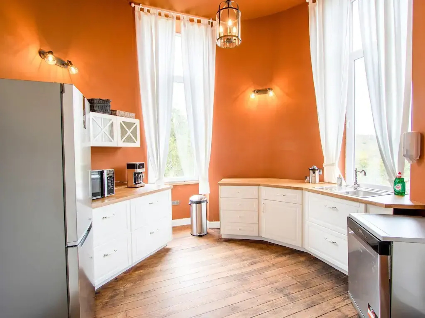 Wellness Castle With Cinema Bliss