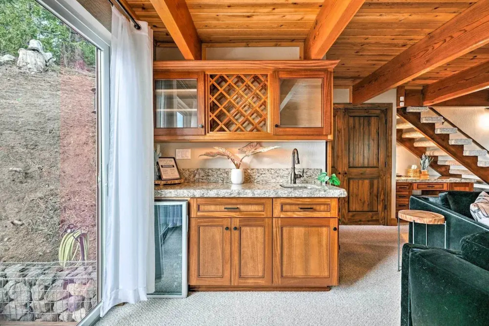 Hot Tub + Scenic Views: Luxury Twain Harte Cabin!