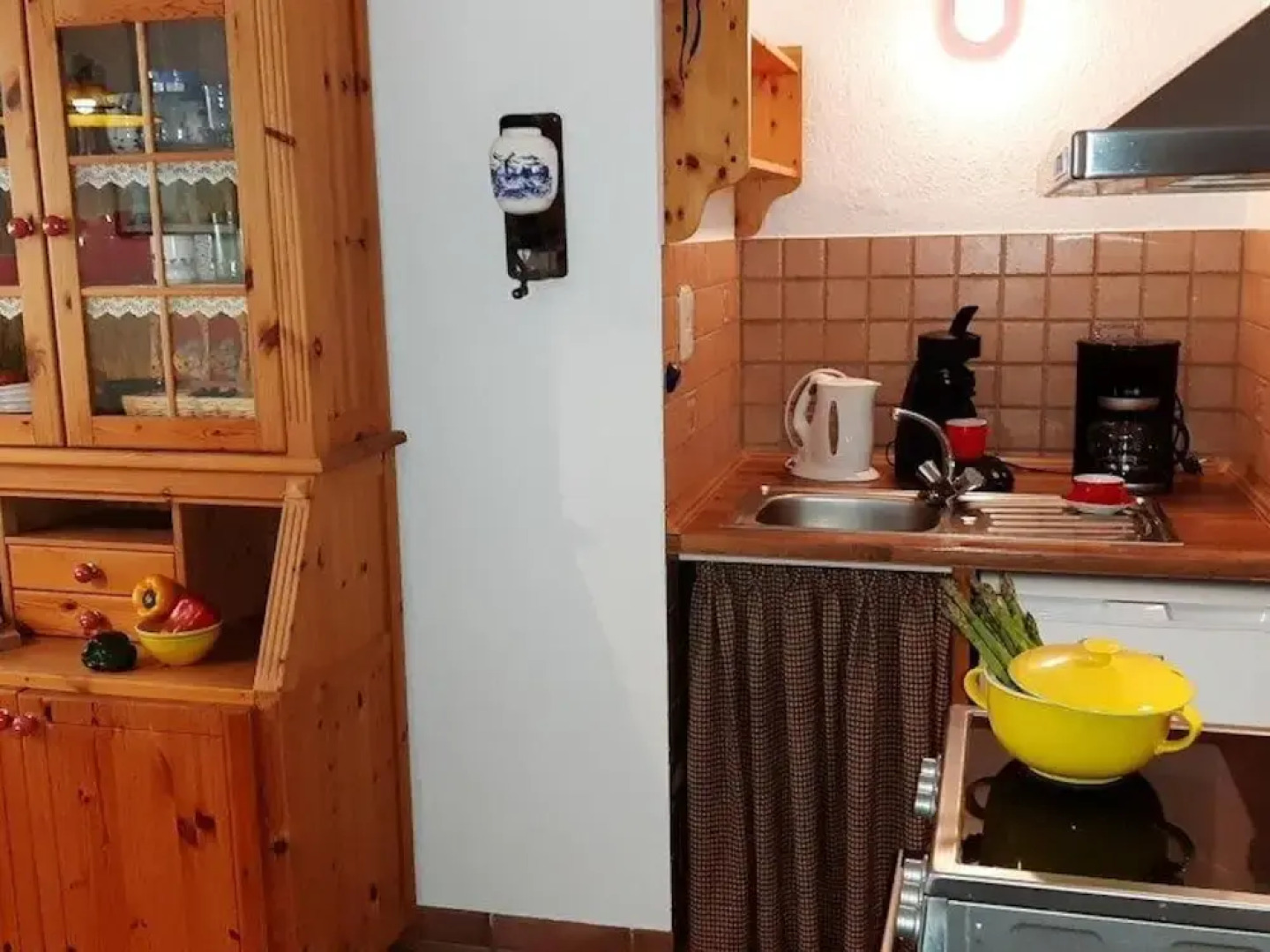 Quiet Holiday Home With Terrace