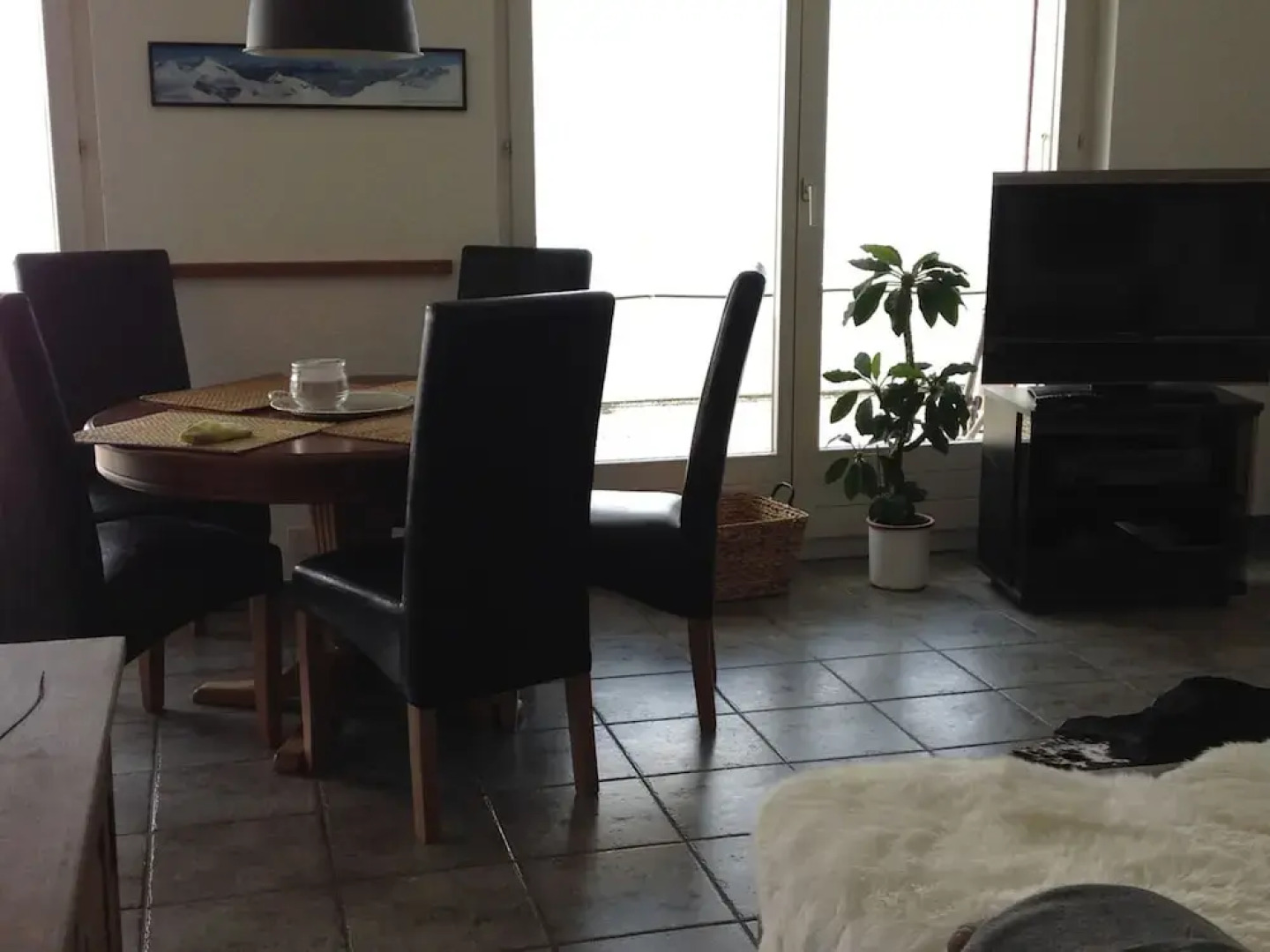 Beautifully Situated House With a View of the Mountain World