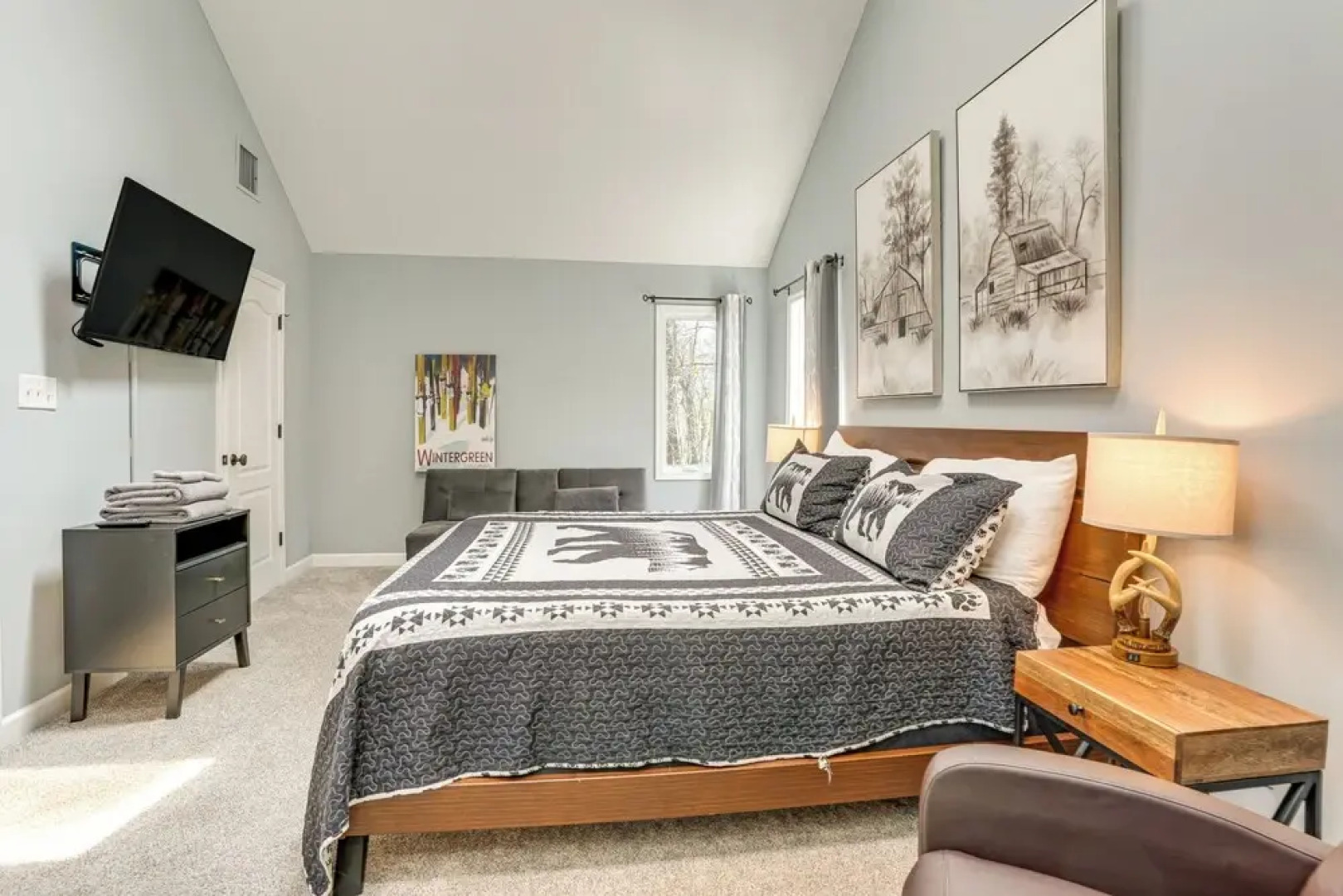 Stunning Wintergreen Resort Home: Ski & Golf!