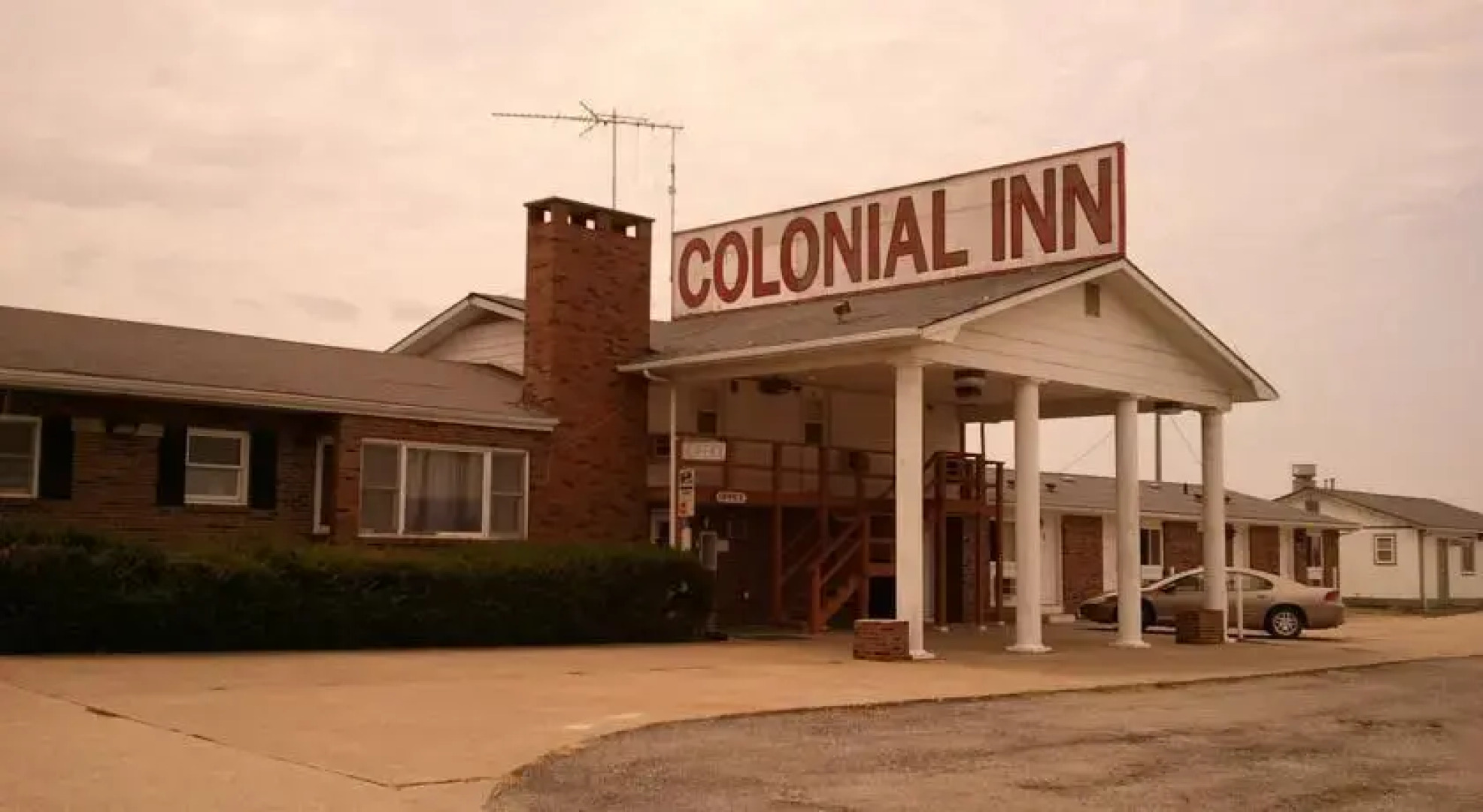 Colonial Inn