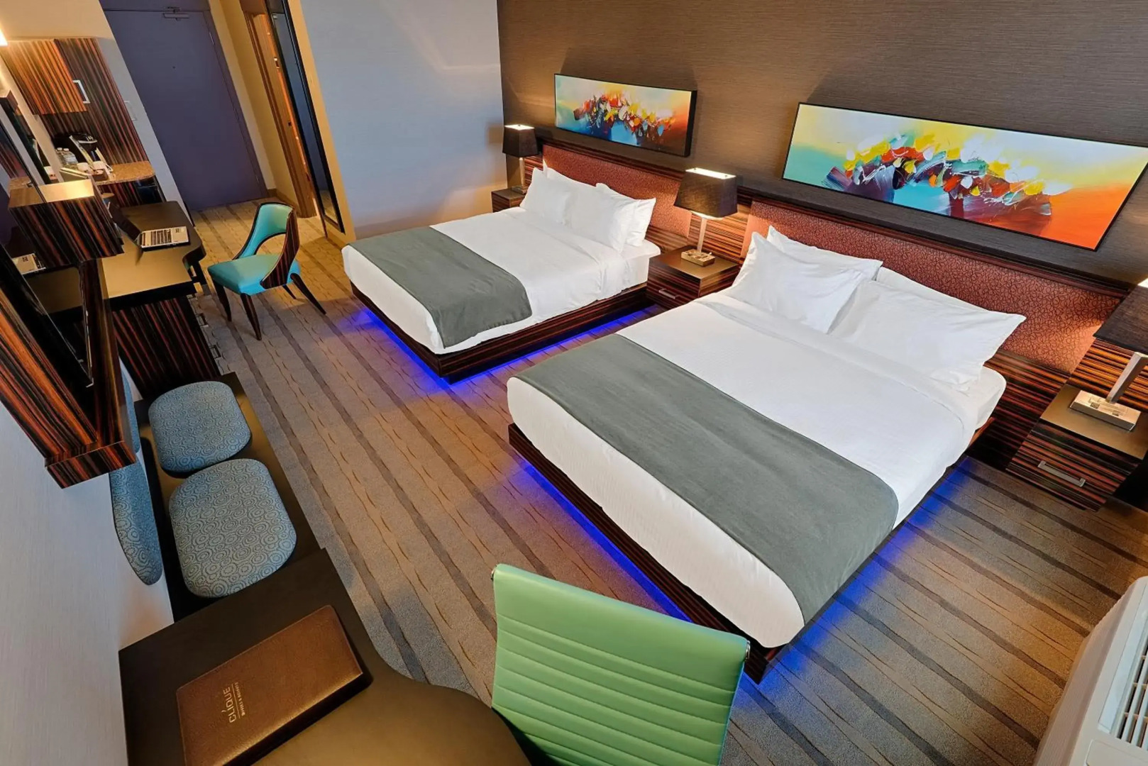 Hotel Clique Calgary Airport