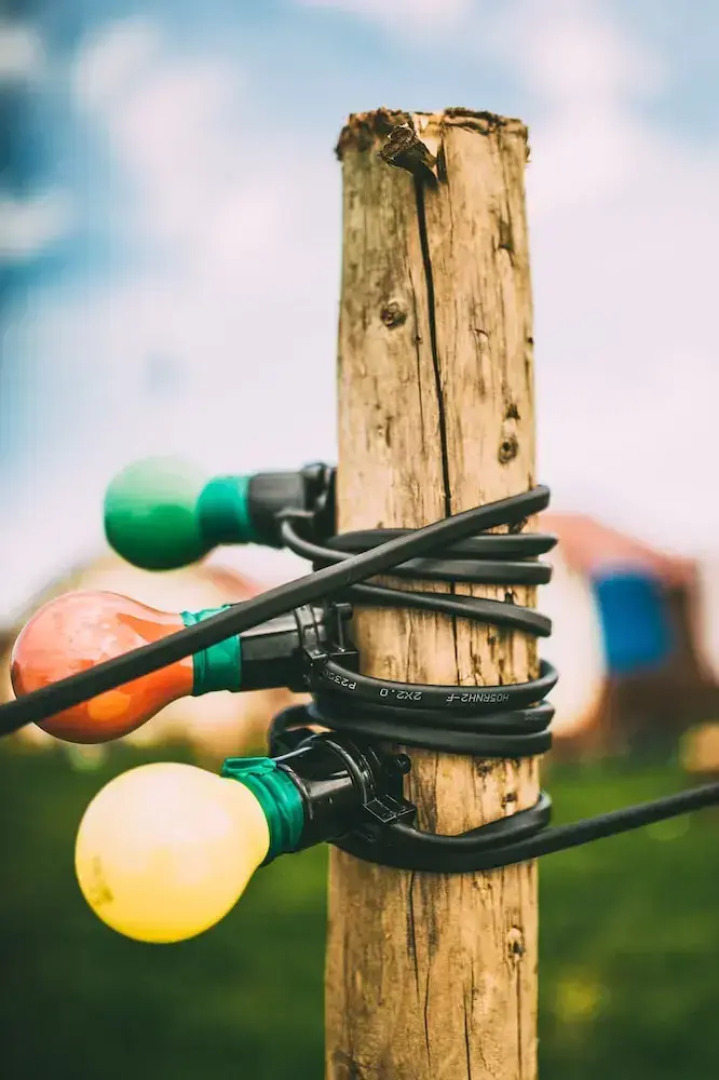 Secluded Meadow, Unique Shire Hut, Perfect Camping