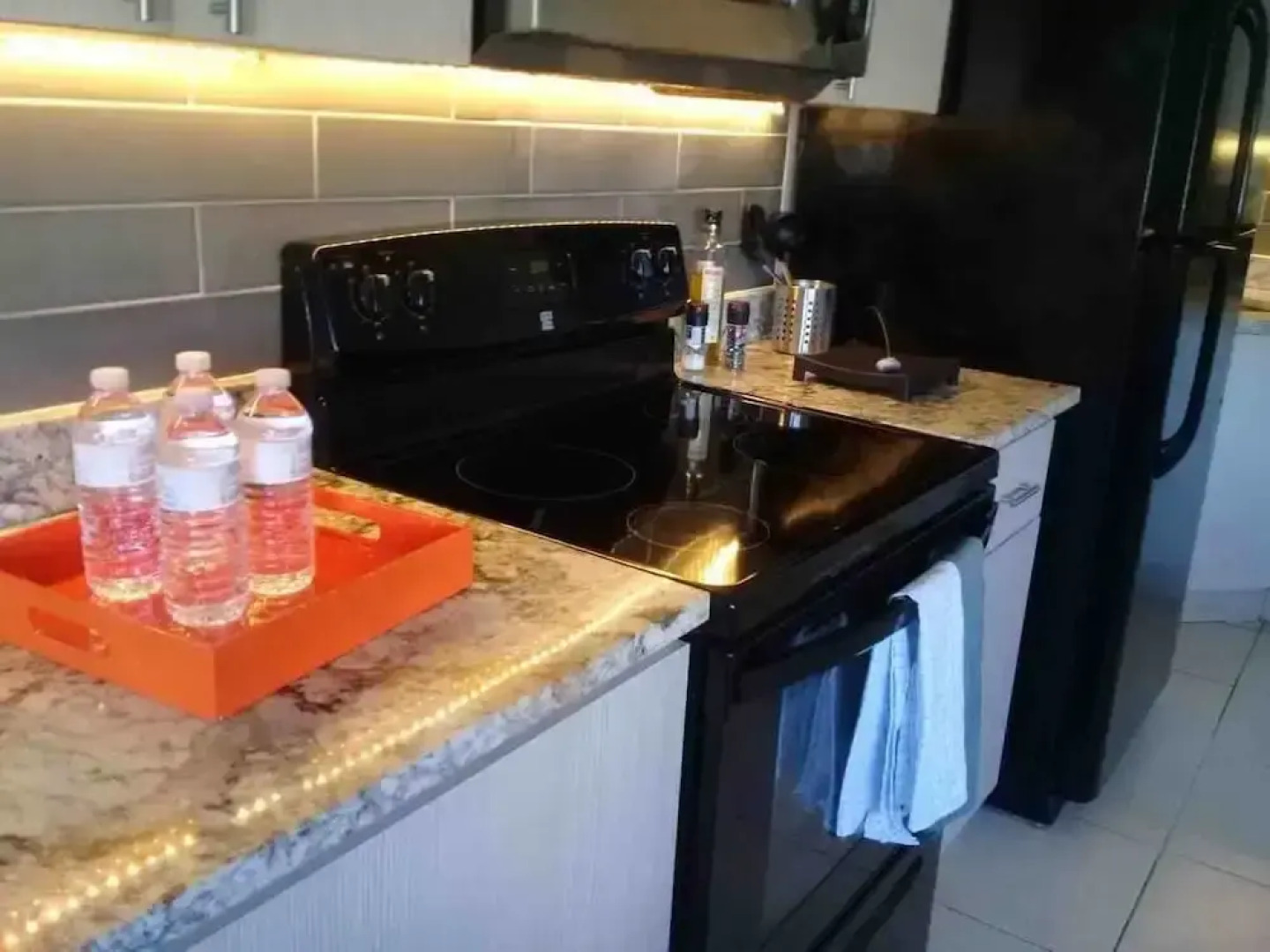 Gorgeous River-view Apartment Hallandale Beach :)