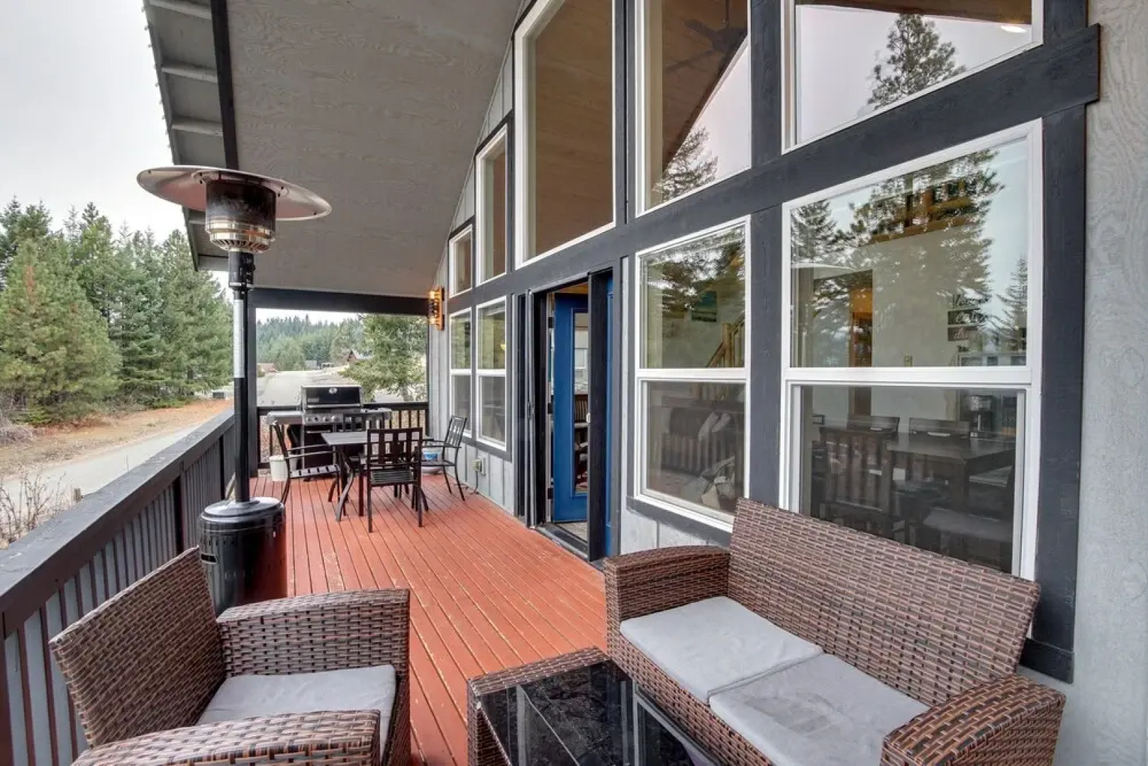 Cabin w/ Hot Tub & Fire Pit: 2 Mi to Cle Elum Lake