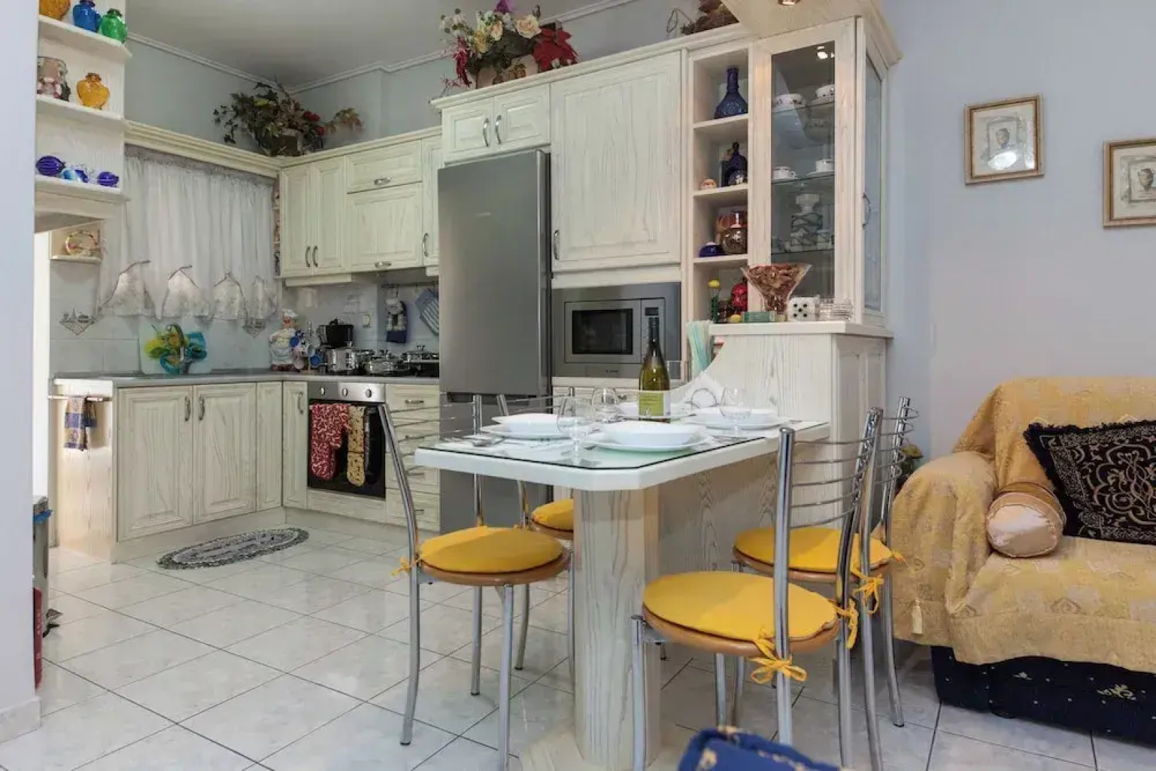 Chrisoupoli Cheerful 2 Bd Apt w Balcony