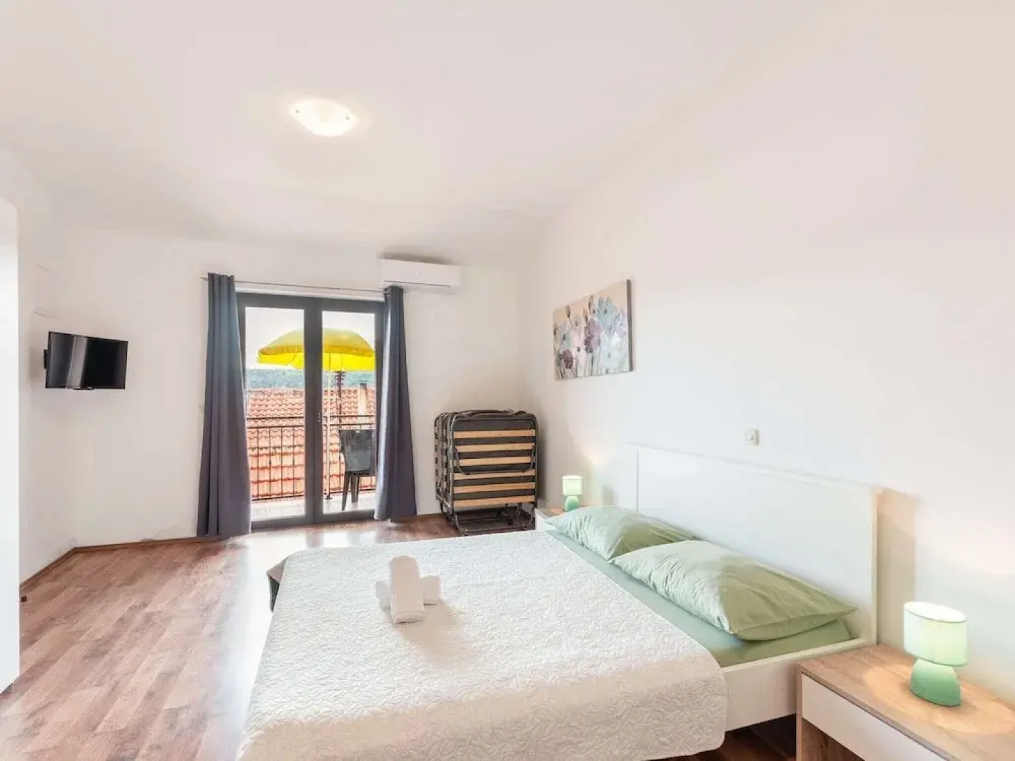 Serene Holiday Home in Posedarje near Sea