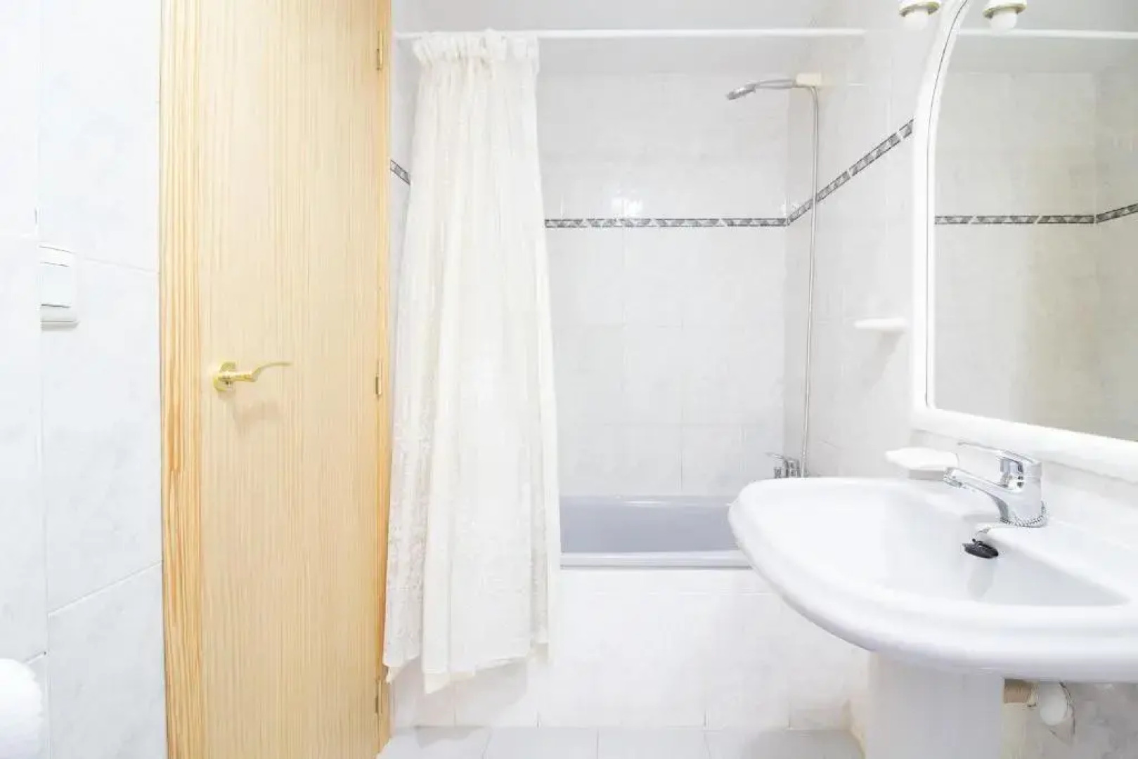 Global Properties, Apartamento con piscina en Residencial Brezo