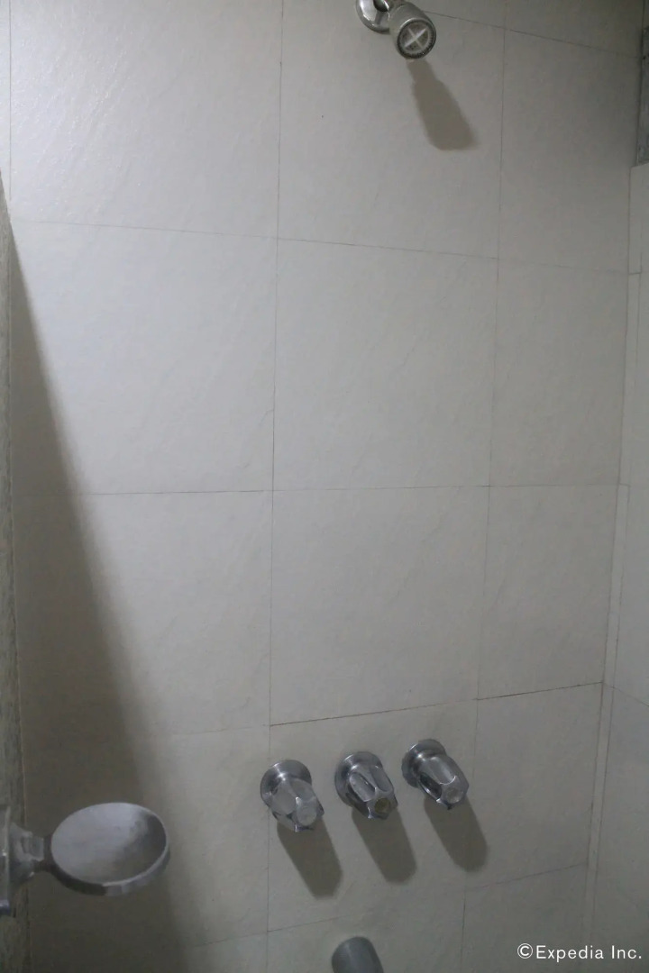 Halina Drive Inn Hotel - Pasay