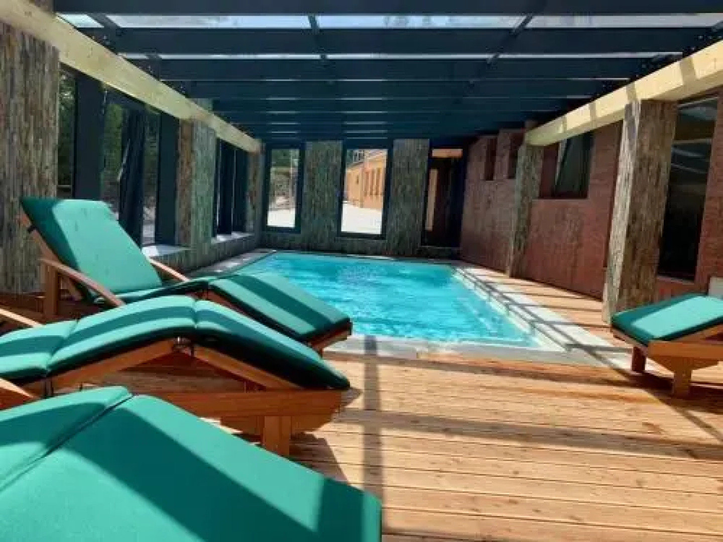 Chatovy Rezort Lopusna Dolina