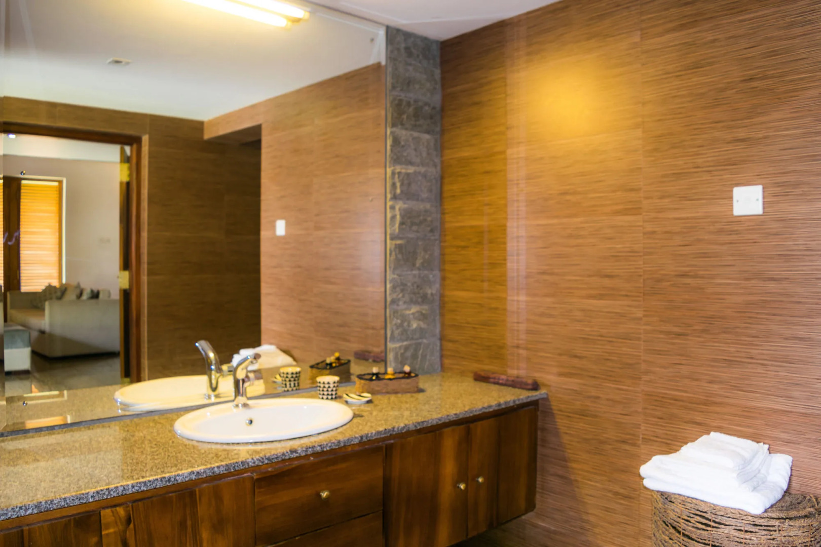 Villa White Queen Resort & Spa