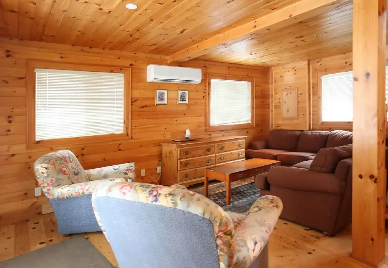 Lakefront Cottage Marina View