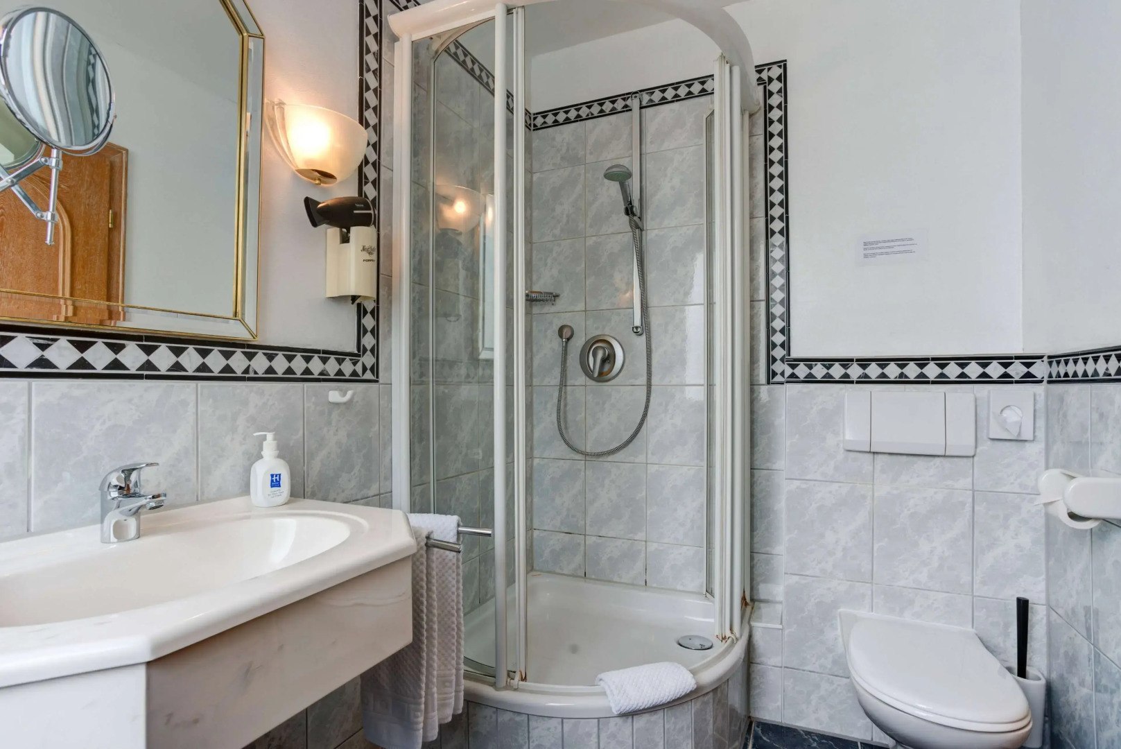 Centro Hotel Stern, Trademark Collection by Wyndham