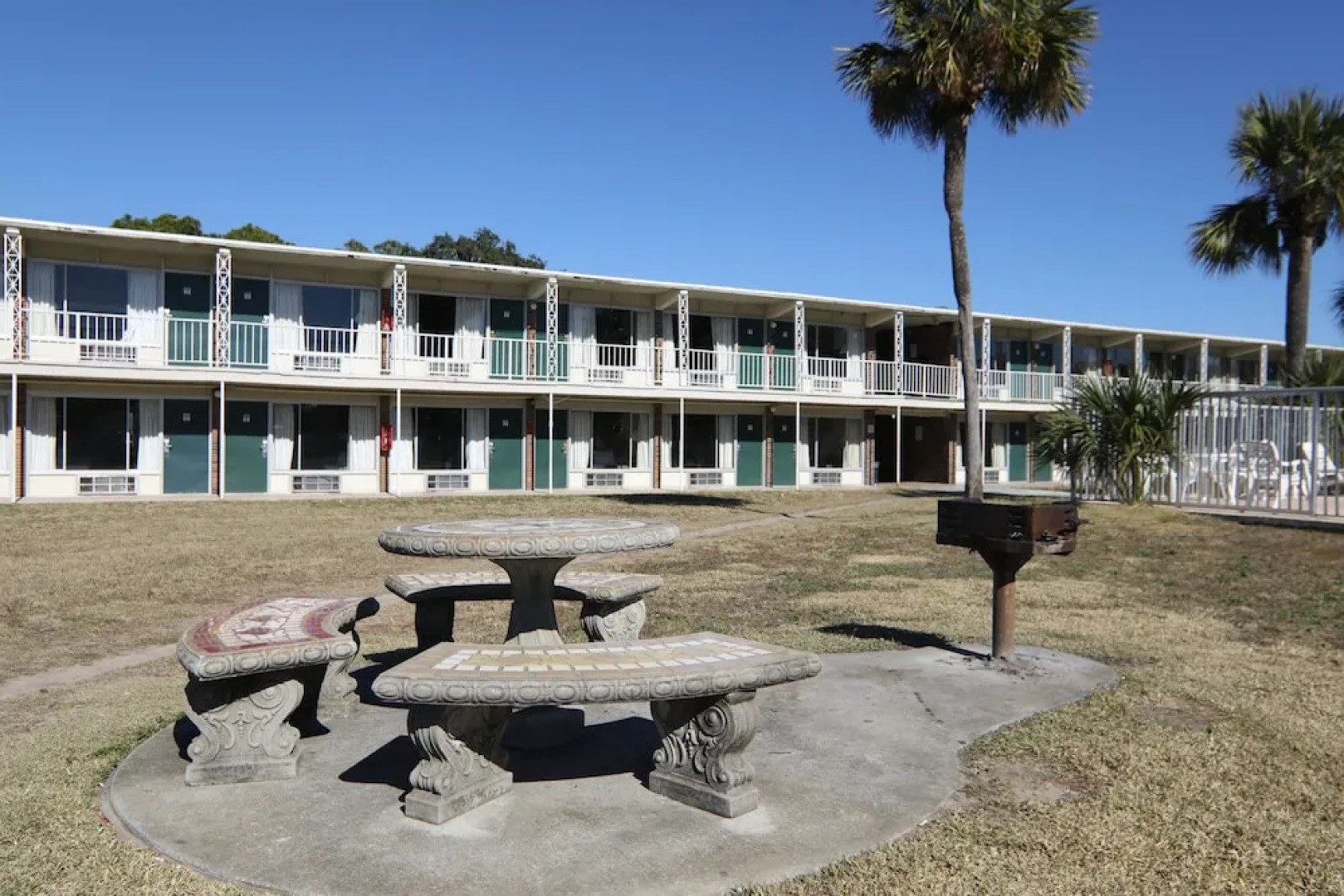 American Quality Lodge