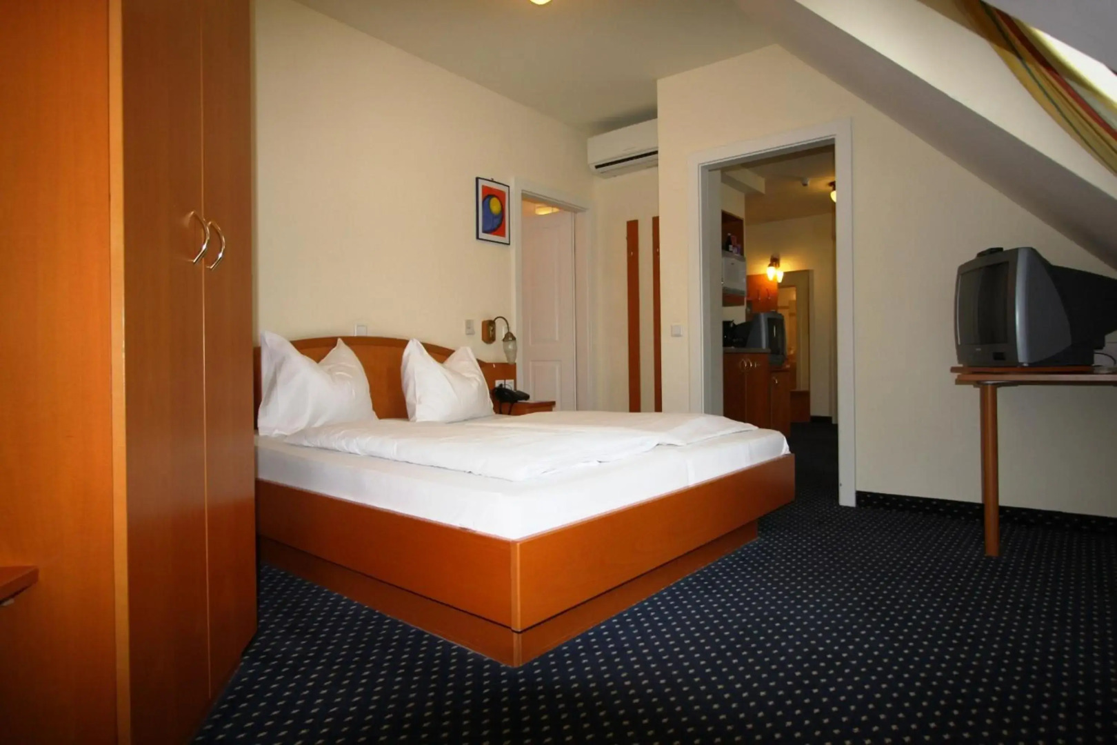 SUITE HOTEL 900m ZUR OPER