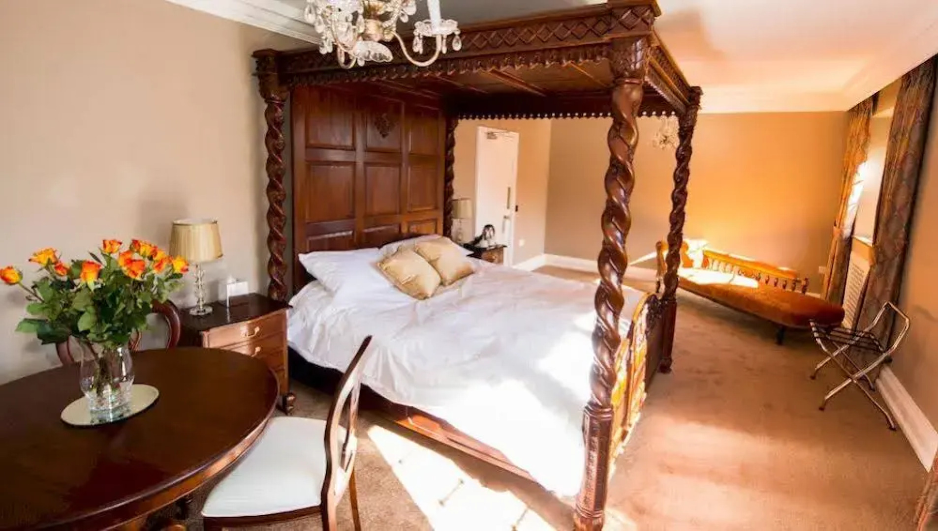 Port Lympne Reserve - Livingstone Lodge