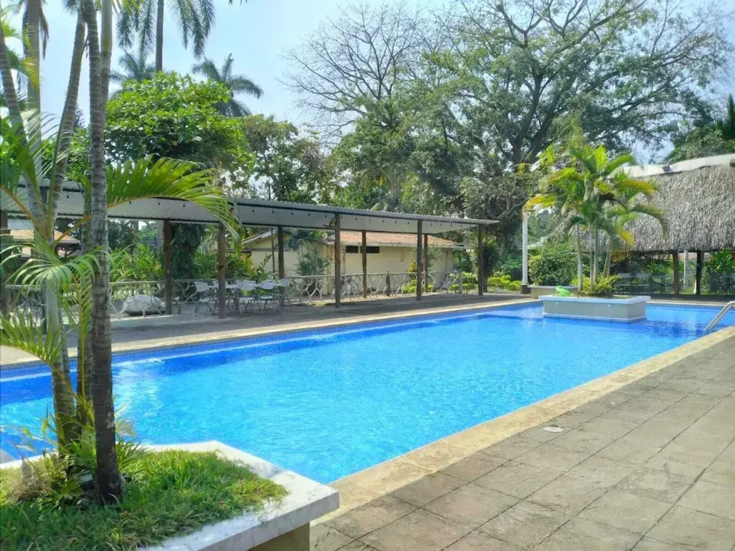 Hotel La Colonia