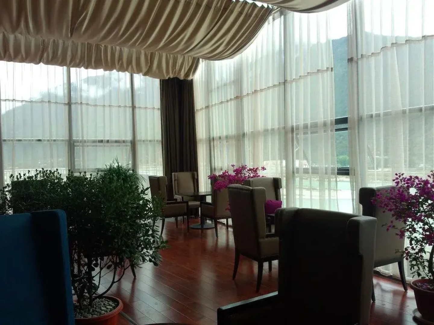 Nyingchi Minshan Hotel