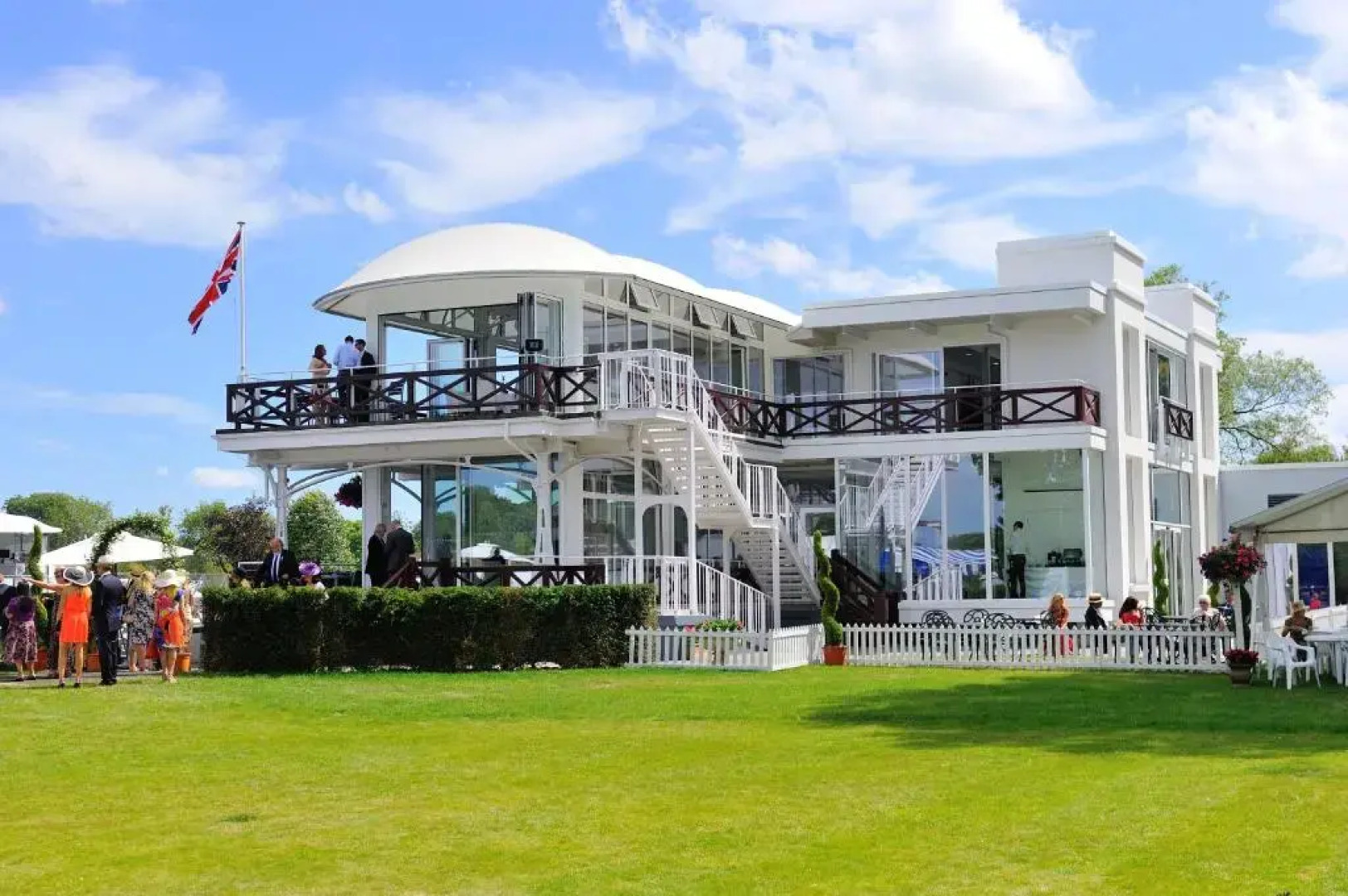 Phyllis Court Members Club