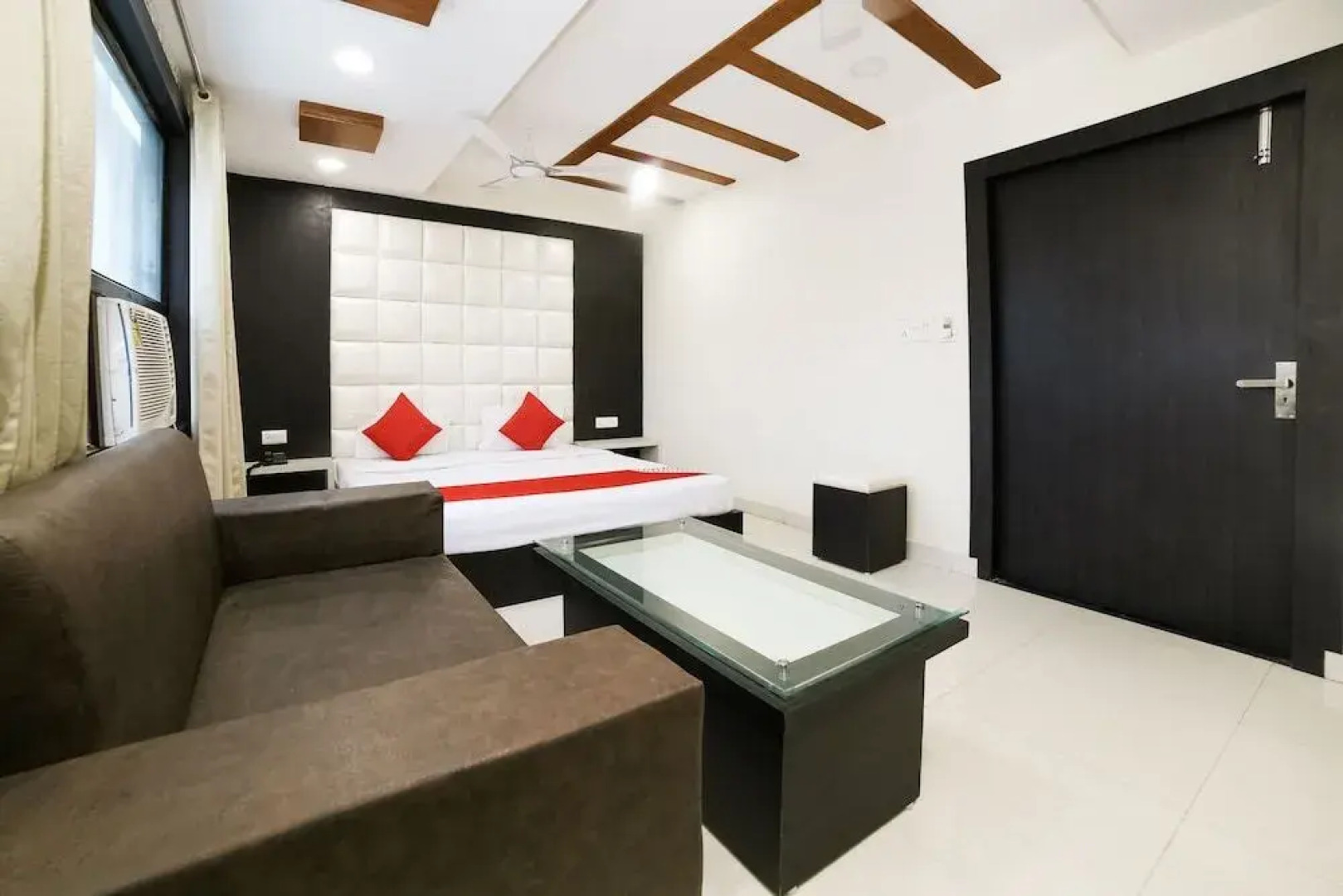 OYO 44314 Hotel Veer Bhumi Palace