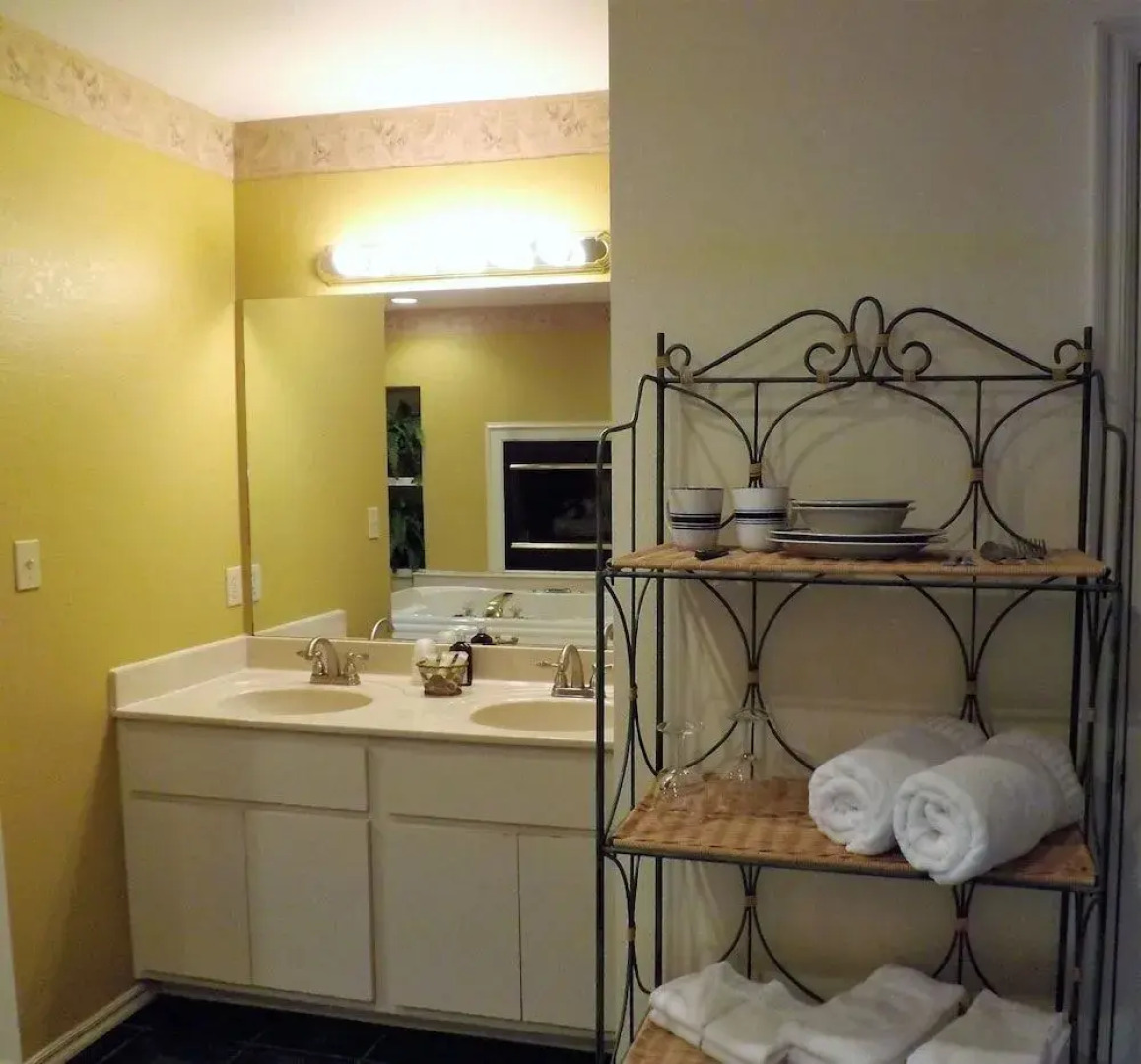 Candlewyck Cove Resort