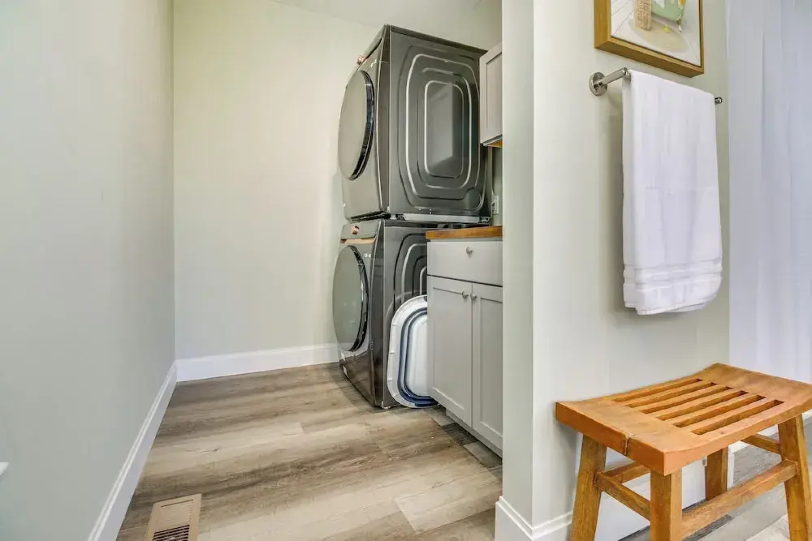 2 Mi to Dtwn Cincinnati: Home w/ Fenced Yard!