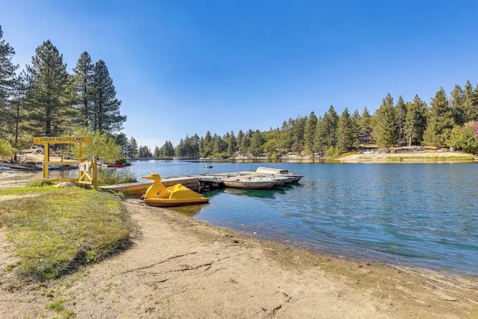Walk to Water: Cozy Cabin in Green Valley Lake!