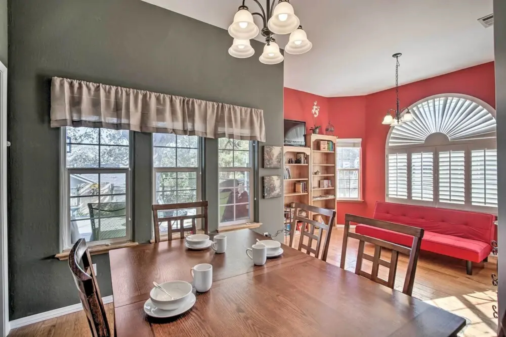 Welcoming Tehachapi Home w/ Deck & Grill!