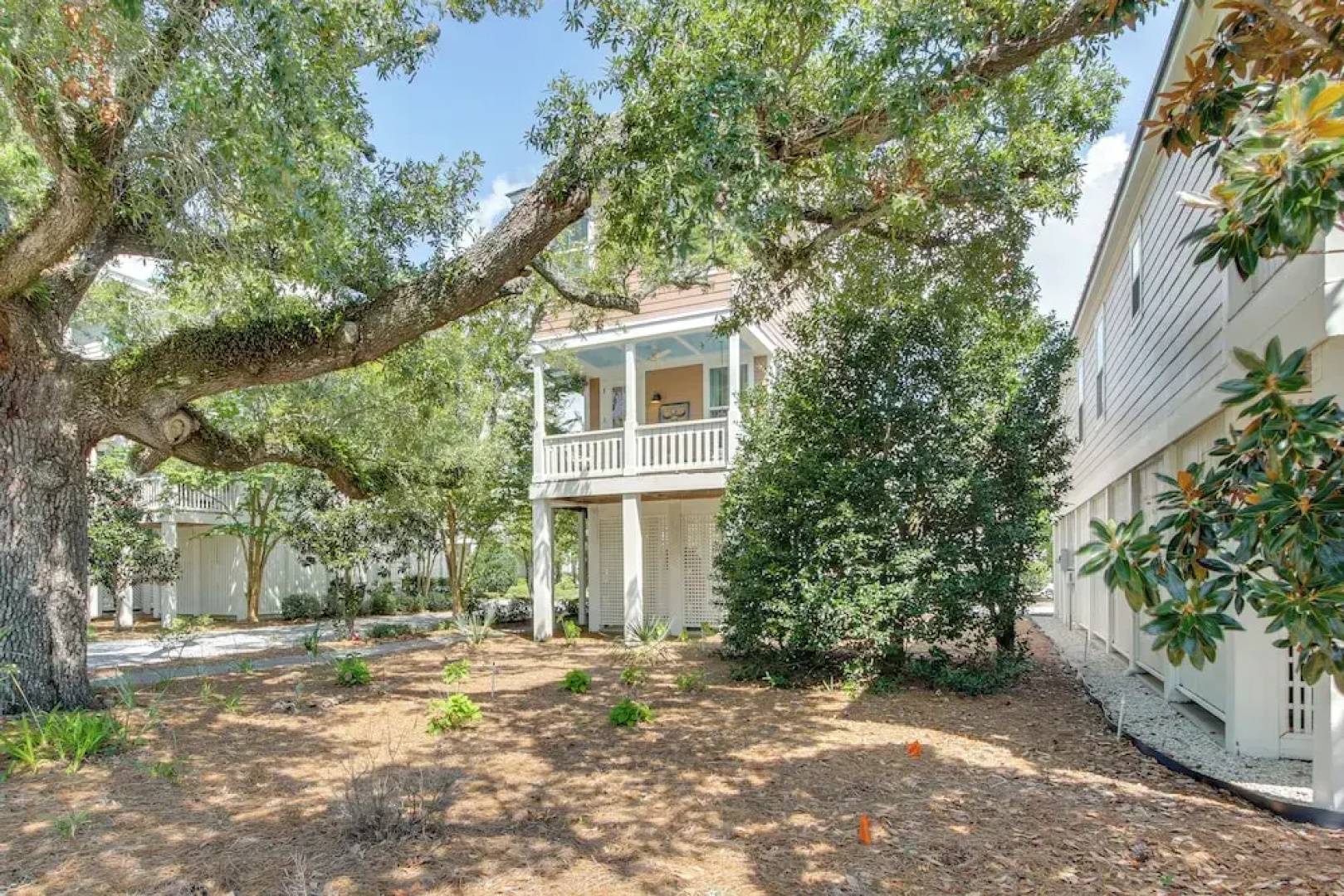 Walk to Beach: Cottage w/ Yard in Pass Christian!