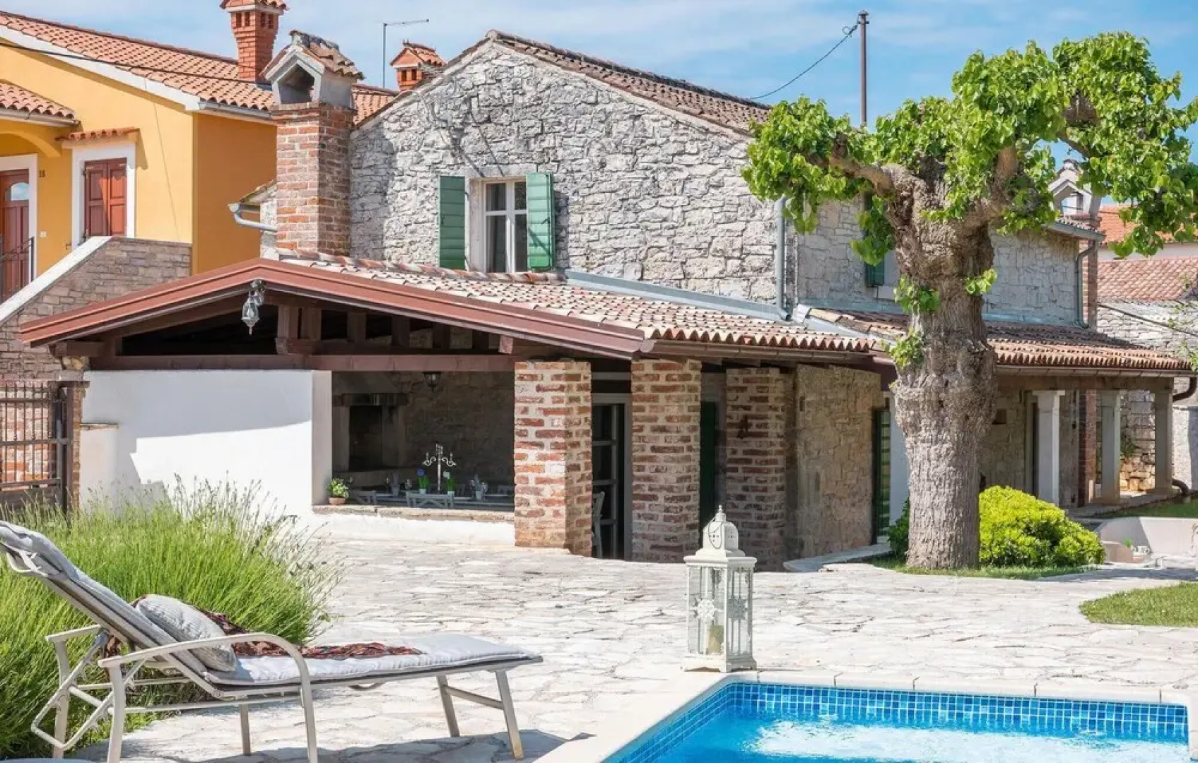 Nice Home in Vosteni With 2 Bedrooms and Outdoor Swimming Pool