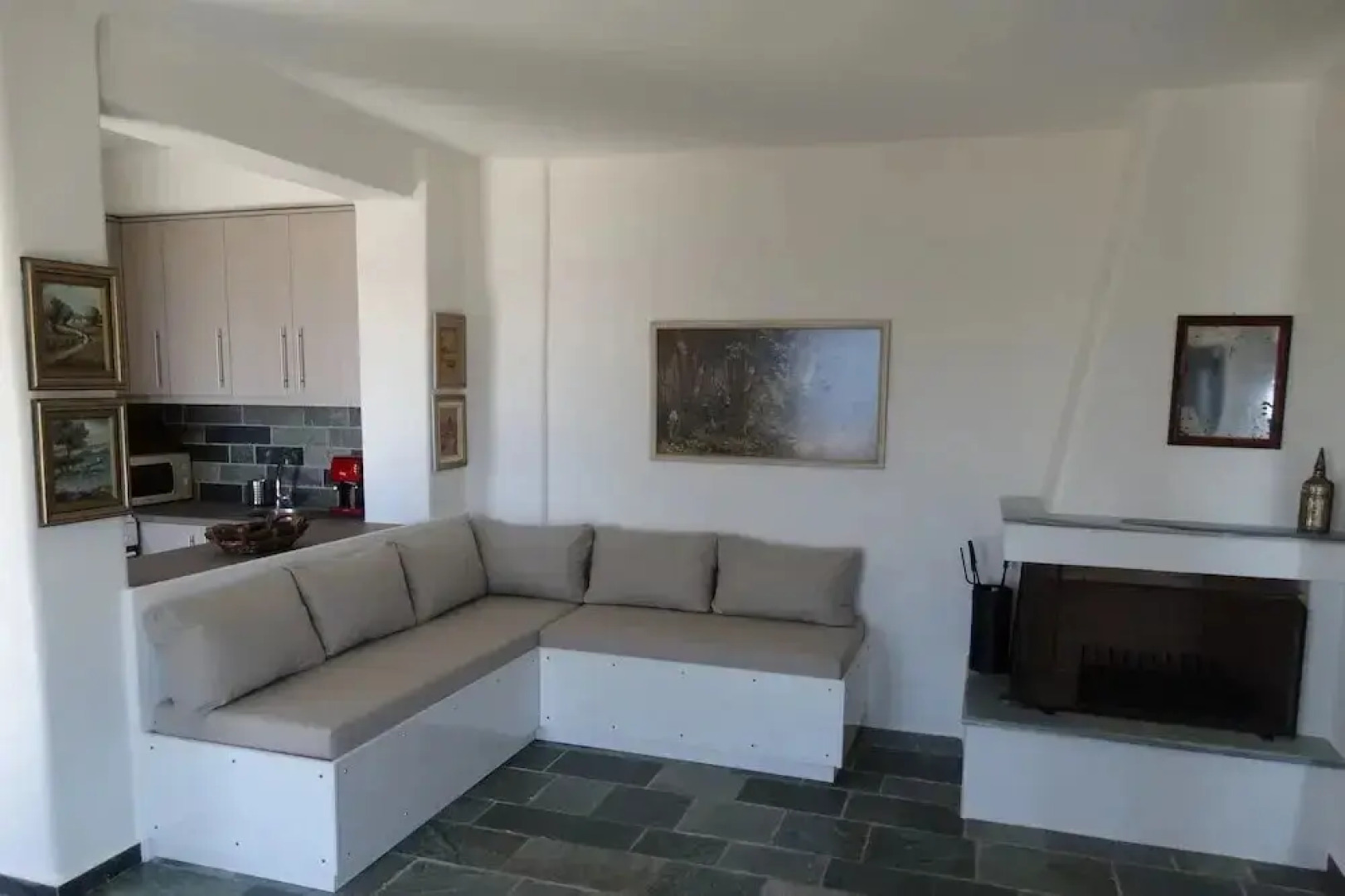 To mpalkoni tis Karistou