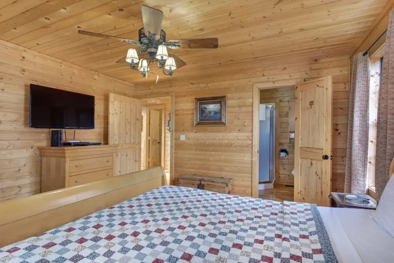 Woodland Wonder w/ Hot Tub and Pool Table!