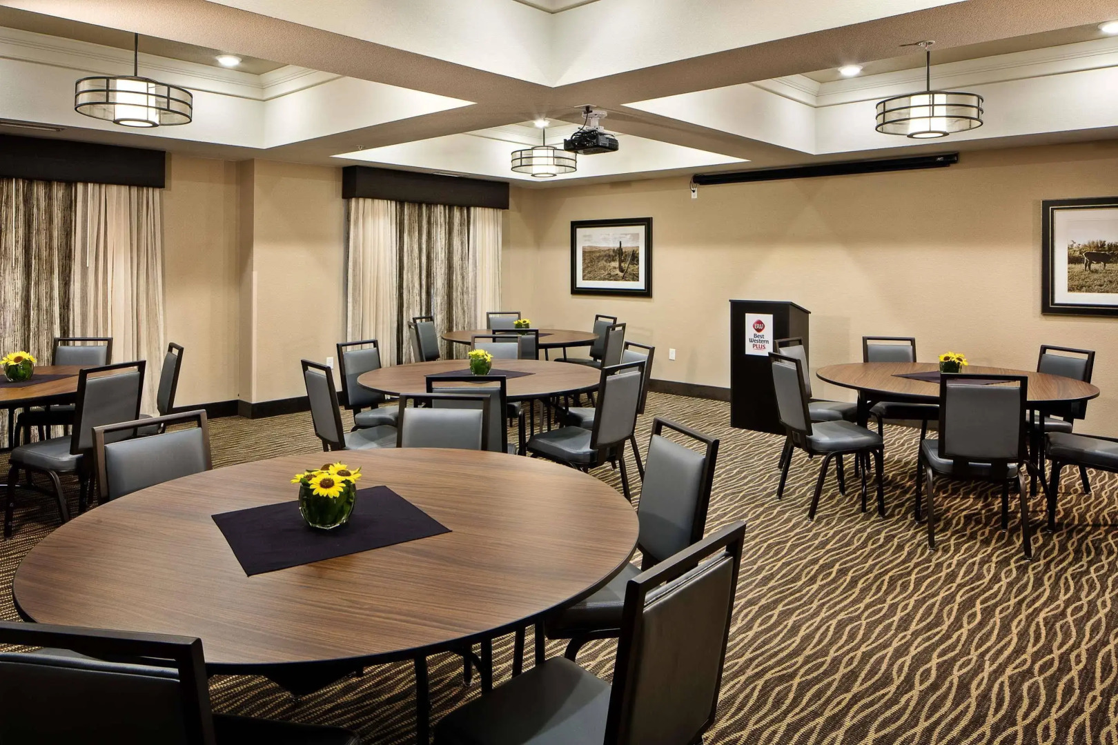 Best Western Plus Overland Inn