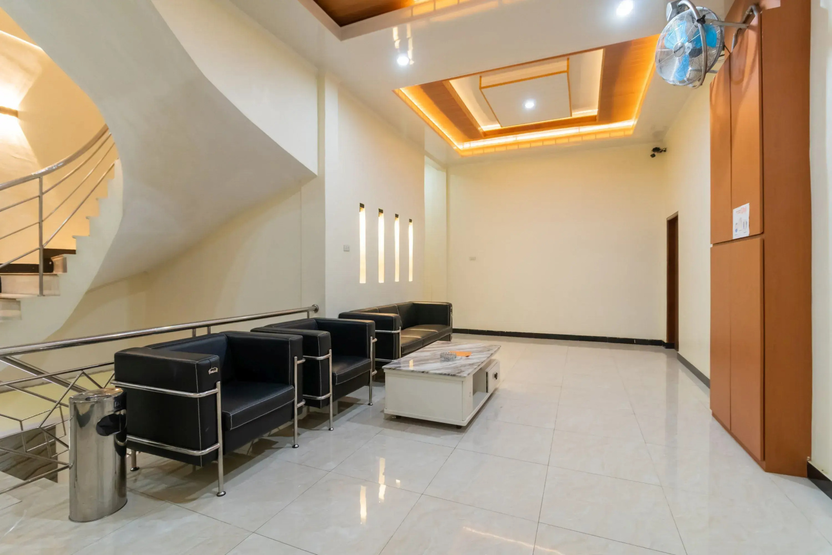 RedDoorz Plus near Ramayana Pematangsiantar