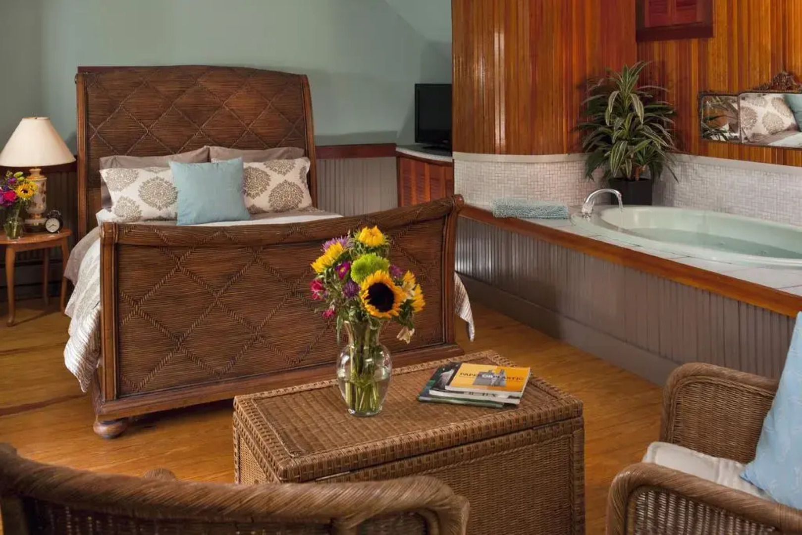 Abbey's Lantern Hill Inn