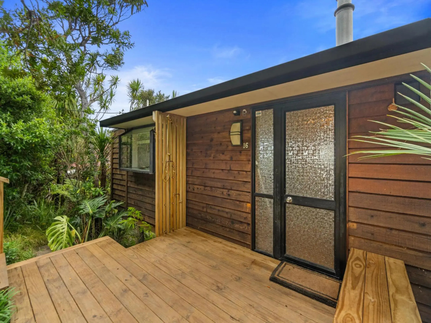Perfectly Piha - Piha Holiday Home