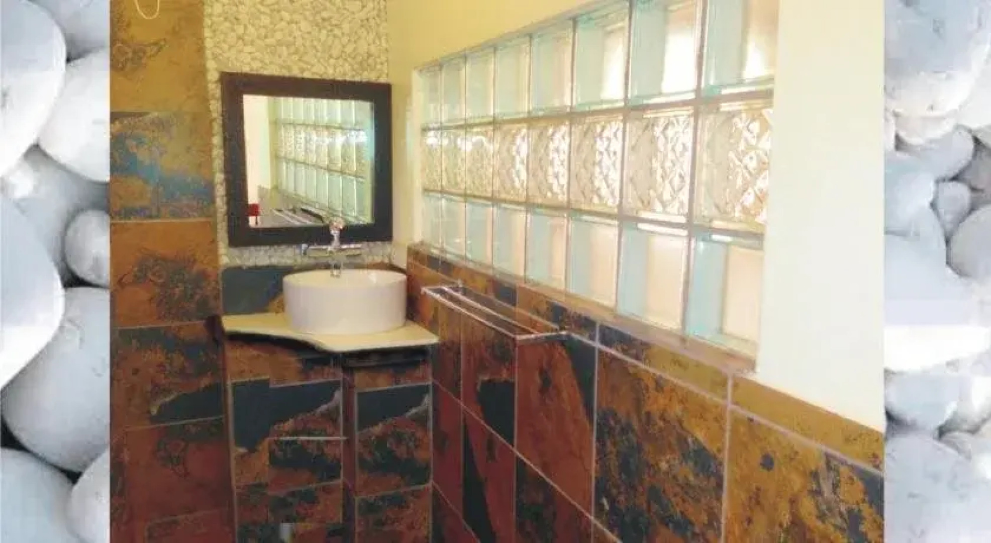 44 On Ennis Guest Lodge and Restaurant