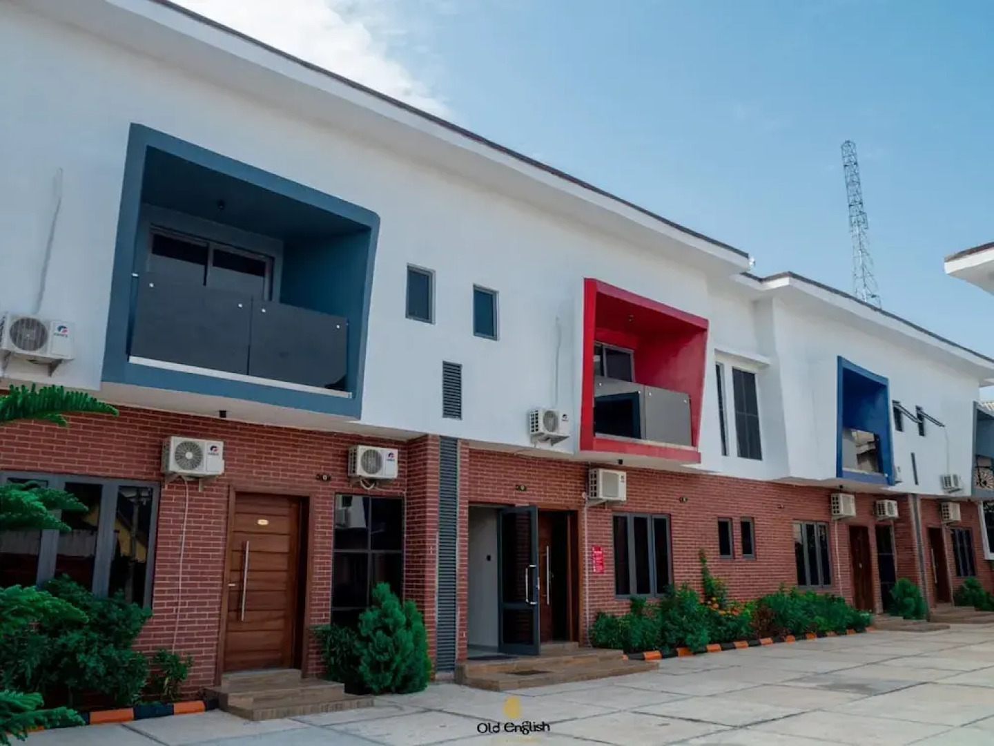 Old English Torf Apartment