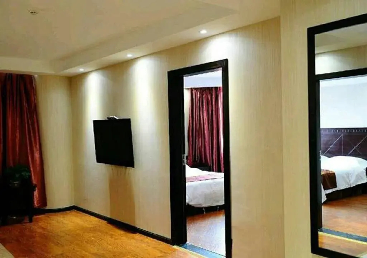 Xichang Xiaoding Business Hotel